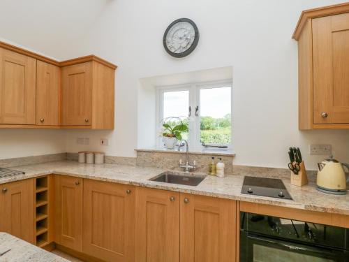 Golden Valley Barn in Oldbury-on-Severn