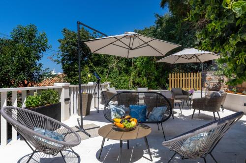 Apartments and Rooms Villa Naida