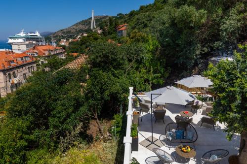 Apartments and Rooms Villa Naida