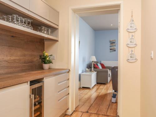 Gadlys House - Waters Edge in Бомарі