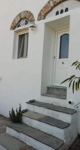  Traditional house at Skalados village in Skaládhos