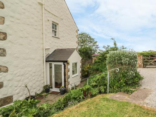 Old Chapel Cottage - image 10