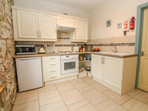 Old Chapel Cottage - image 3