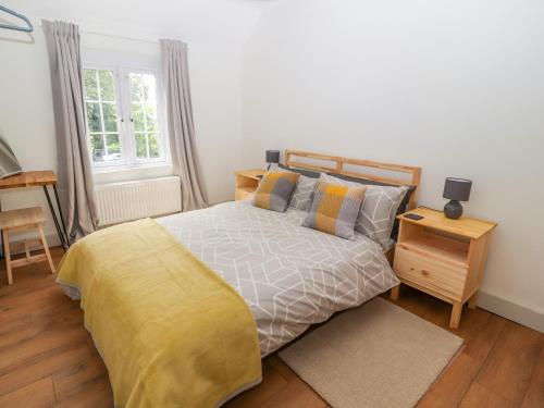 Well House Farm Flat 2 - image 4