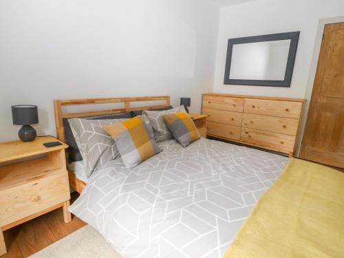Well House Farm Flat 2 - image 13