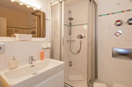 Two-Bedroom Apartment with Balcony image 9