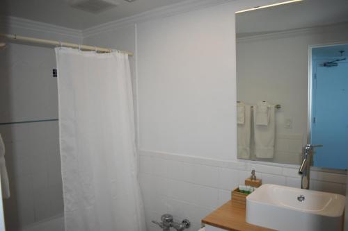 Castle Beach Studio with Ocean View - image 2