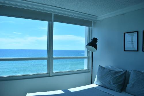 Castle Beach Studio with Ocean View - image 9