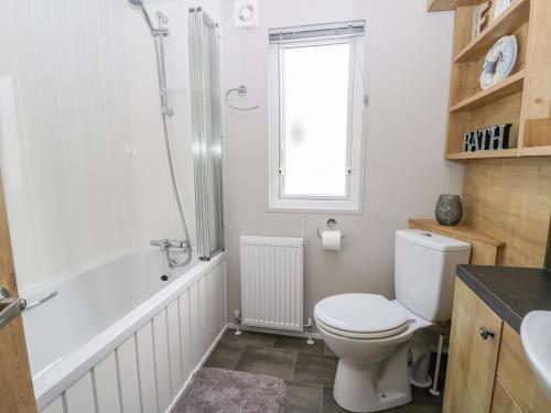 Cayton Pines - main image