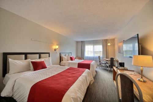Queen Room with 2 Queen Beds (3 Adults)