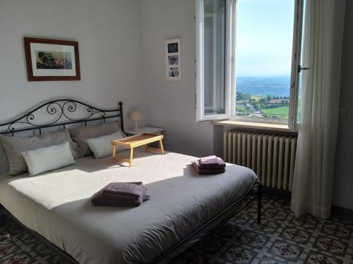  La magia delle Langhe appartamenti con vista, Pension in Novello