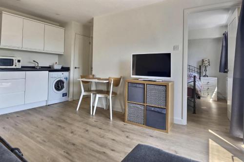 Home-from-Home - Self Catering Garden Apartment, Waterlooville