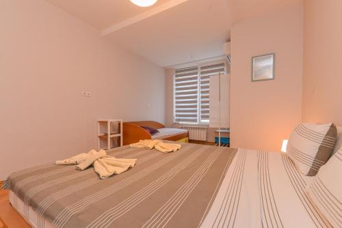 Vitosha View One Bedroom Apartment by Flat Mаnager - Tap to explore photos