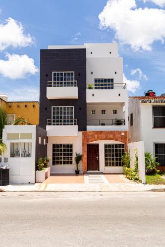 Santa Fe Studios And Suites – Cancun, TX