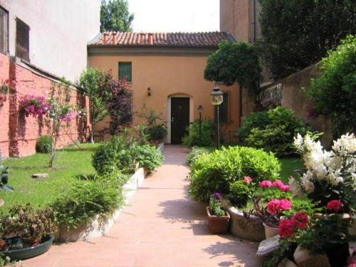 Il Giardino Fiorito - Accommodation - Ferrara