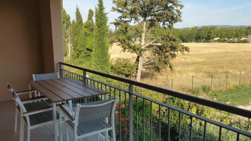 Apt 50m2 avec Balcon tout équipé proche d'Avignon - Location saisonnière - Pernes-les-Fontaines