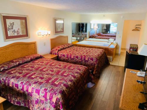 Landmark Inn near Gatlinburg-Pigeon Forge Airport