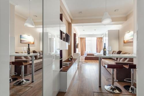 Prestige Hotel - image 12