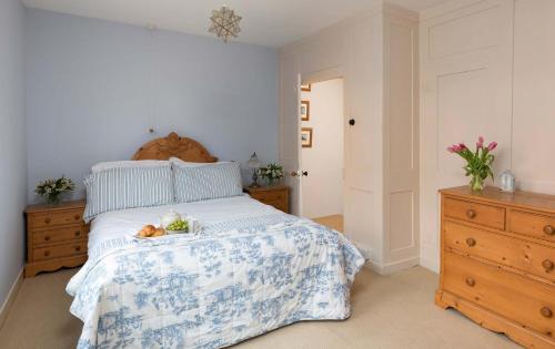 Cobbles House - image 2