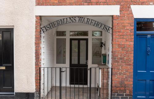 Fishermans Warehouse - image 4