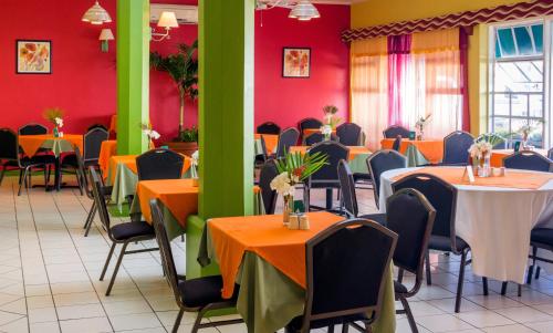 Ruang perjamuan, Bay Gardens Inn in Rodney Bay
