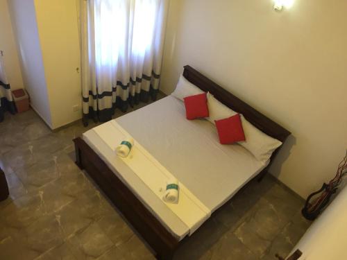 1 king bed, 1 twin bed