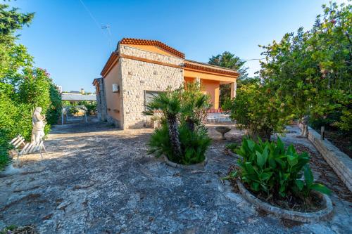  Villa Benny a Due passi dal mare, Pension in Santa Caterina di Nardò