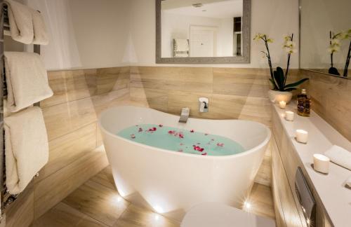 Bathroom, Lindeth Fell Country House in Storrs
