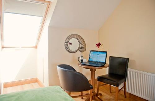 Kinvara Guesthouse - image 3