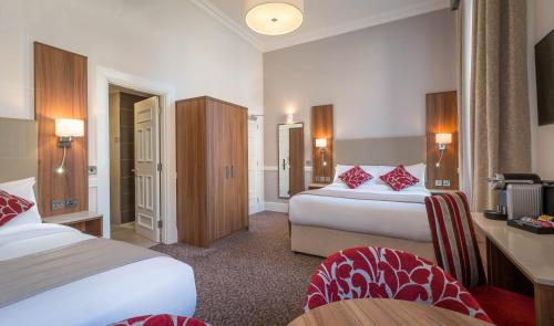 Double & Single Room image 5