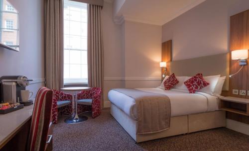 Double Room image 5