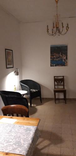  Inzomare Hvar in Zavala