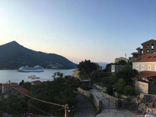 Apartment with Sea View image 10