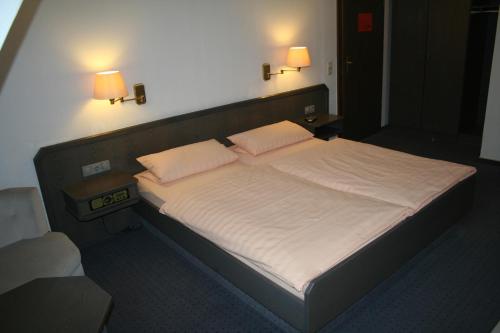 Deluxe Double Room with Extra Bed