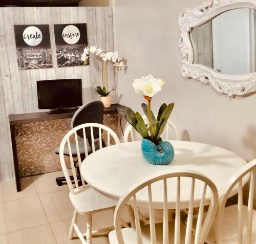 Super Cute Hampton Suites near Robinsons Place Imus