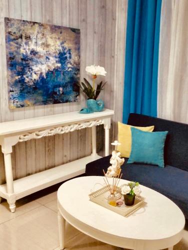 Super Cute Hampton Suites near Robinsons Place Imus