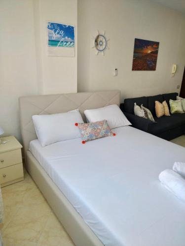 Eva’s Apartment - image 5