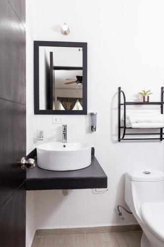 Santa Fe Studios And Suites – Cancun, TX