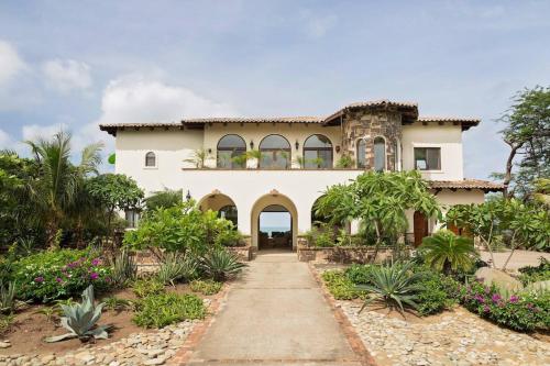 Fort Walker (Beachfront House)