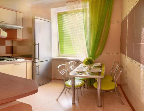 Luxury 3 Rooms Apartments in Center by Green House – khách sạn tại Poltava