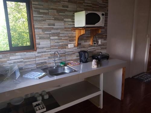 Cocina, Mora's Place B&B in Monteverde