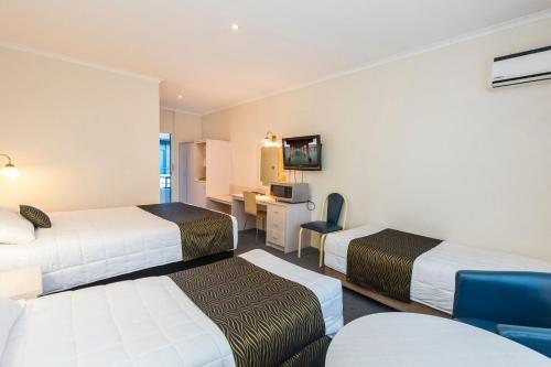 Comfort Inn All Seasons Room Type - Standard Room, Multiple Beds