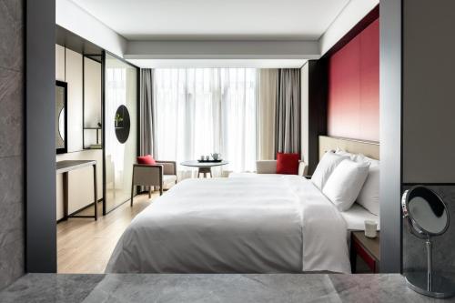 Joya Hotel Shanghai Xujiahui in Xuhui and Minhang