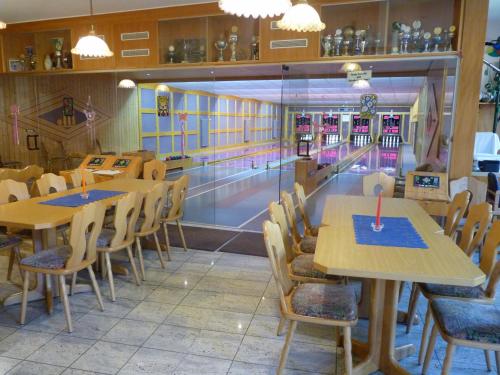 餐廳, Helmerser Wirtshaus in 弗洛