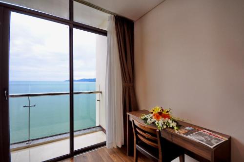 Lenid Ocean View Hotel