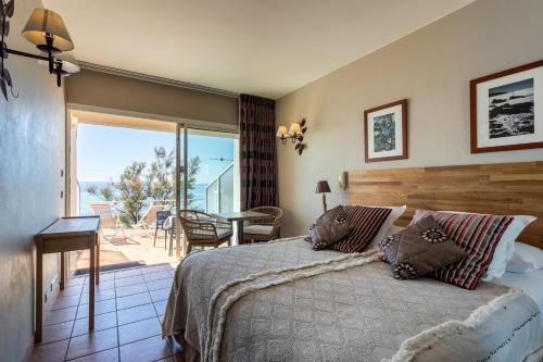 Deluxe Double or Twin Room with Sea View