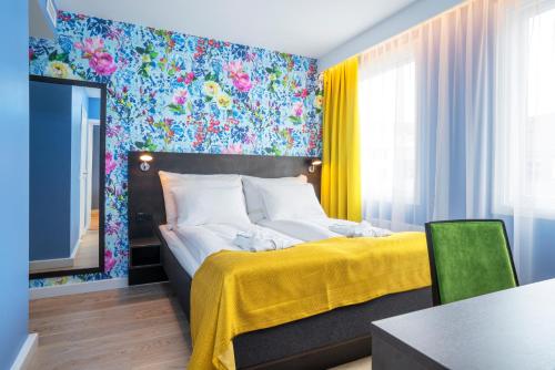 1 queen bed