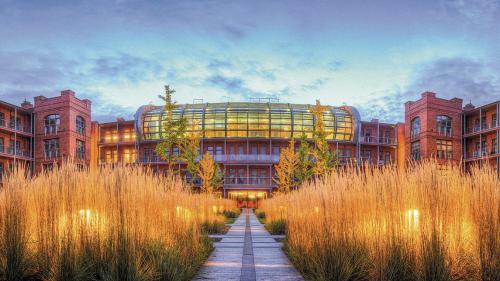 City Park Hotel & Residence, Srem