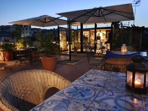 The Spanish Palace, Suites, Rooms, Apartments & Terraces, Неаполь