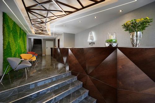 Фойє, Artis Boutique Hotel in Сомбатхей